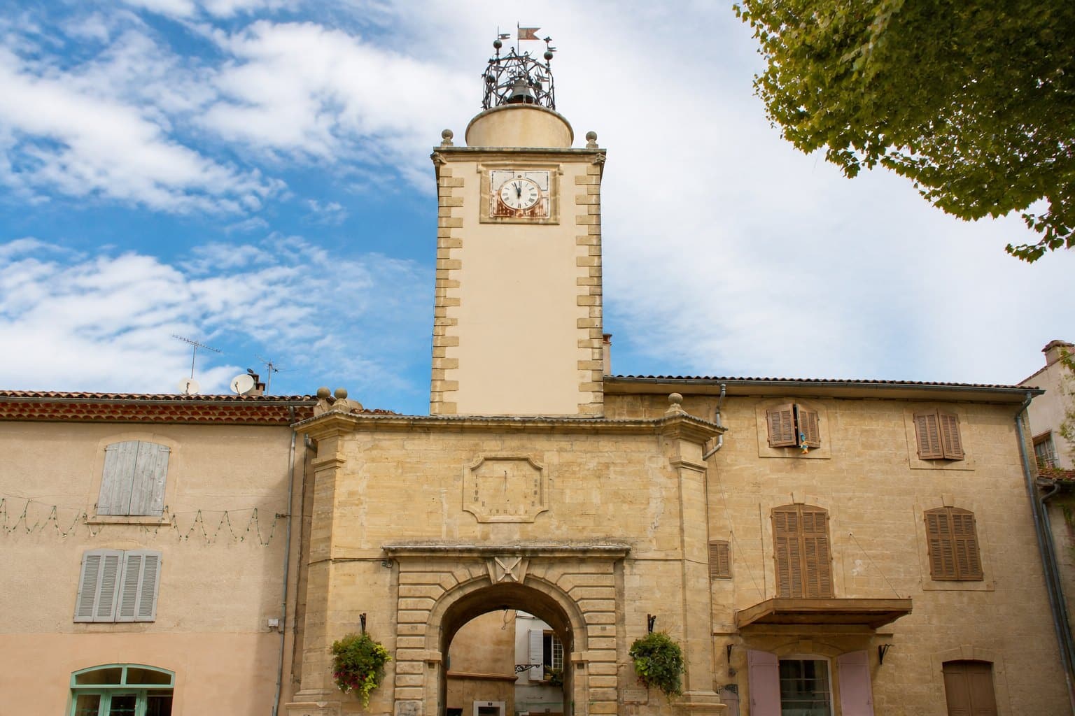 Vue panoramique de Peyrolles-en-Provence